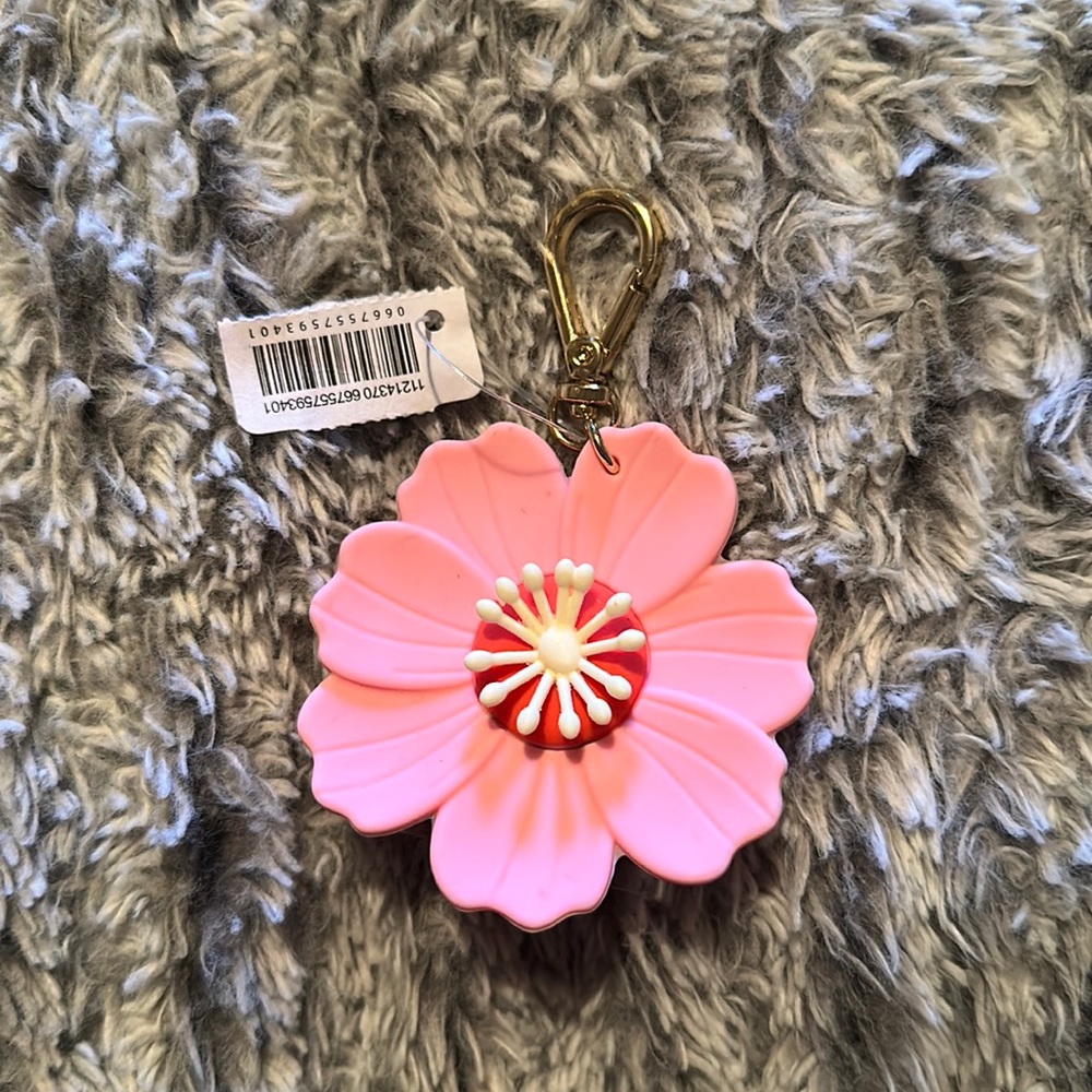 Bath & body works hand sanitizer holder